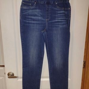 Chico’s Pull On Straight Jegging